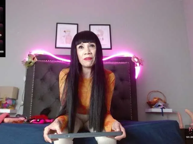 BongaCams CharlotteLemke is Freechat CharlotteLemke — My weak spot is right behind my ear, so whisper hot things to me or run your tongue over me. Good foreplay will always make things interesting.