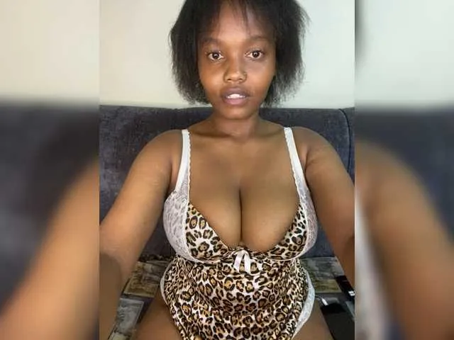 BongaCams Curvy-maxy9 is Freechat Curvy-maxy9 — Sound of tokens and tips