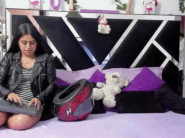 Dreamgirlss — Make hot conversations and play a little