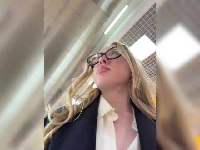 BongaCams Likachkaa is Freechat Likachkaa — vibrations of lovens, your hard cock when looking at me, compliments and gifts