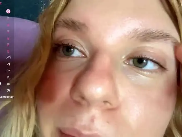 MargueritaMusto — Hot conversations, striptease