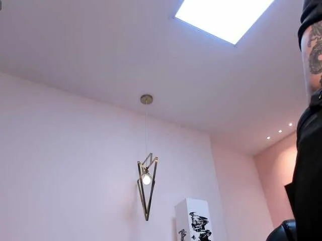 MeganCross — Grab me by the neck and I'll be yours while you fuck me or suck your fingers into my panties.
Gentlemen 
Be treated like a Queen 
Guys who care about me 
Be so pampered