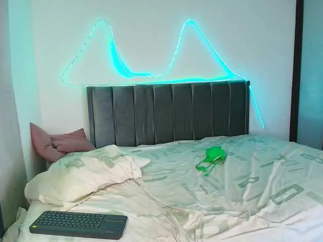 violeta508508 — I get turned on by energy, teasing looks, and naughty minds. I love when someone knows how to seduce slowly --- with attitude, desire, and imagination. Chemistry drives me crazy... 