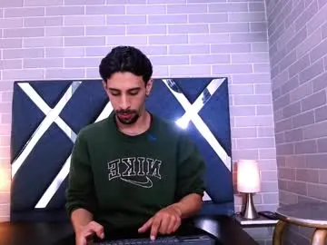 dominic_blade — a new guy with playing wich ur hard cock inside!, see my cum! #new #young #bigdick #latin #smile [213 tokens remaining]