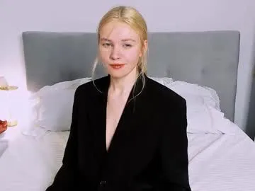 Chaturbate howimeturmum is Freechat howimeturmum — join the dark side // GOAL: shake booty #skinny #stockings #tease #hairy #blonde