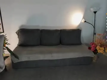 lily_dallass — fully naked 5 minutes [54 tokens left] #bigass #natural #pawg #bigboobs #nonude