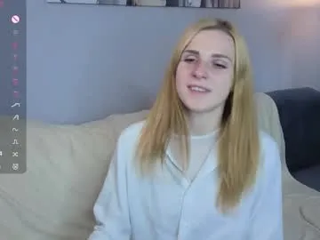 noradunn — GOAL: show legs [1 tokens remaining] Welcome to my room! #nonude #natural #skinny #shy #new