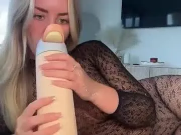 Chaturbate reecemarie is Freechat reecemarie — chill w me ;) #new #pawg #snowbunny #bigtits #bigass