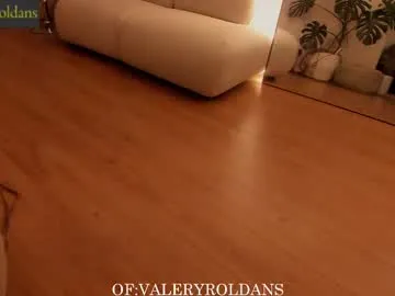 roldansvalery — Love, make me happy friday :) #natural #bigass #lush #tease #pvt Goal #3/5   53:24 Left