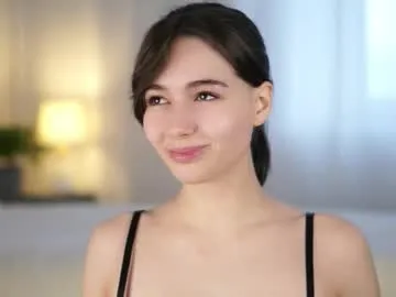 sheenadu — It's good to see you on my room ! Goal -Change outfit to red hot body <3 #natural #new #shy #cute #18 [0 tokens remaining]