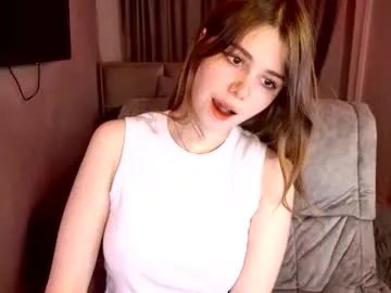 tripleprinces — Hand bra and bare belly [274 tokens left] #pretty #natural #feet #smalltits #braces