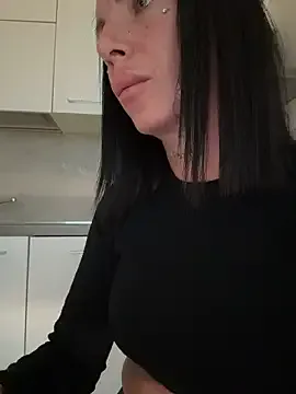 StripChat Baby_Panther is Freechat Baby_Panther — ORDINO GLOVO E MI FACCIO DAL RIDER