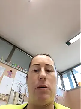 bichota85 — Ensear tetas bao trabajo 5min show