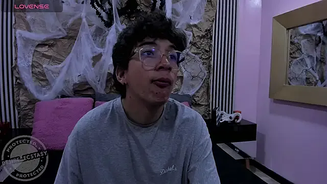 StripChat Desire_Ecstasy is Freechat Desire_Ecstasy — Jeans and panties off