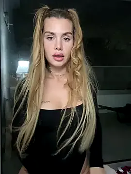 EmiliaCatalina — surprise clip