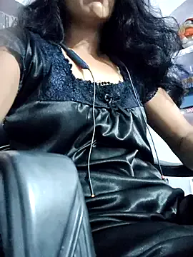 Hot-Anuska — Pussy fingaring