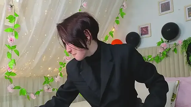 Lil_tits_girls — french kiss