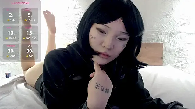 StripChat LizzieLight is Freechat LizzieLight — make me smile