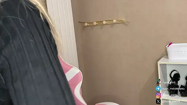 lucie_mehott — SQUIRT PUBLIC