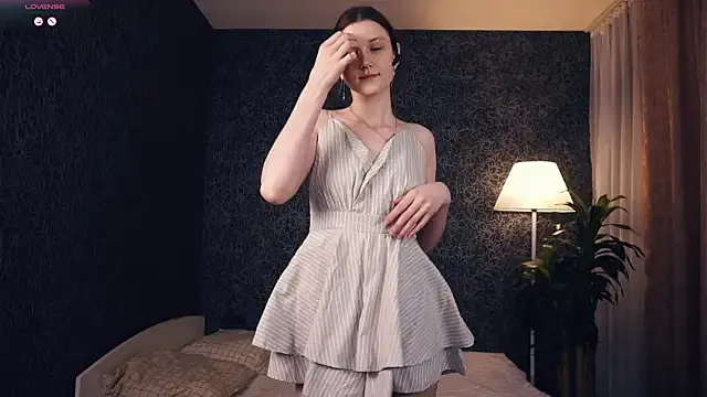 MoiraHavins — Topless and see my boobs !