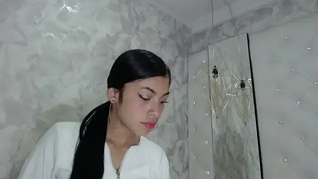 NataliePetite3x — Fingers mouth and pussy hard 