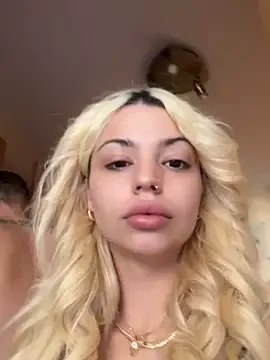 Noeliagglow — Corrida en la cara