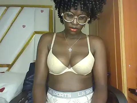 cutesmiling from StripChat is Freechat