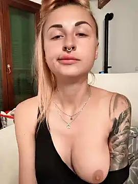 Photos of kylie_blck from StripChat is Freechat