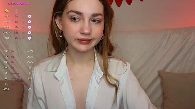 Lissa_moon from StripChat is Freechat