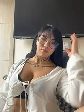 Nickiiiii from StripChat is Freechat