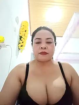 Sexy-bigtits2024 from StripChat is Freechat