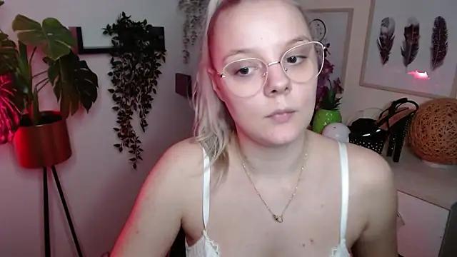 siennaLUST from StripChat is Freechat