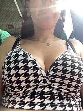 SuzanSmithh from StripChat is Freechat