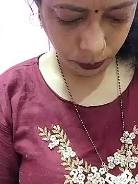 Urmila_bhabhii from StripChat is Freechat